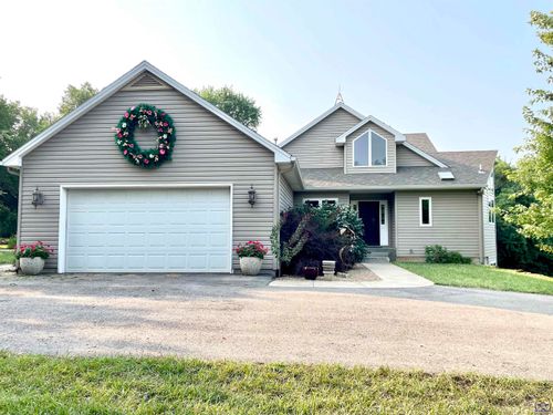6330 Rock Creek Dr, Ozawkie, KS, 66070-4117 | Card Image