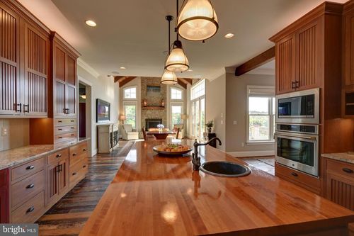 18014 Tranquility Rd, PURCELLVILLE, VA, 20132-9031 | Card Image