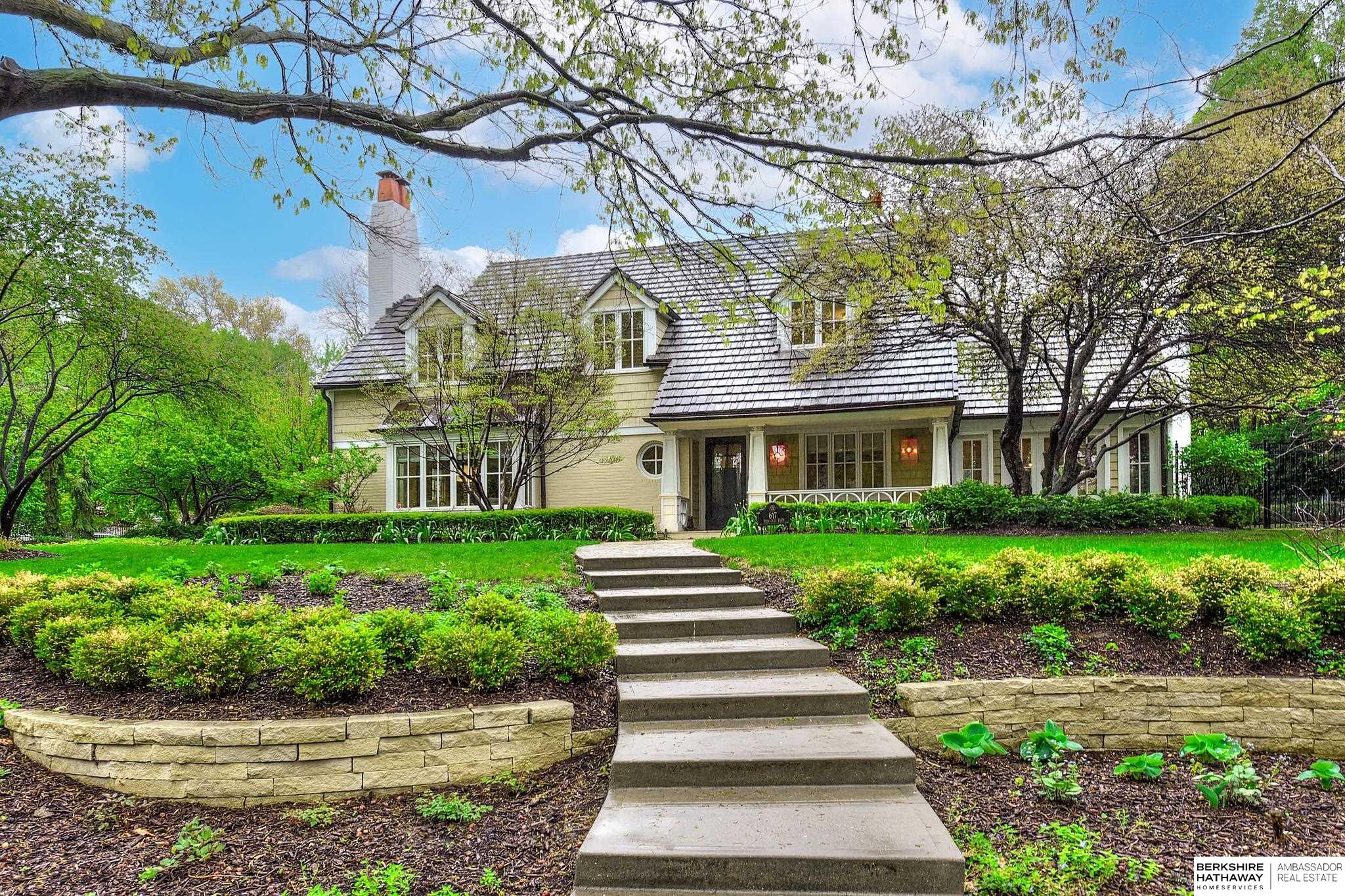 Fairacres Rd, Omaha, NE 68132