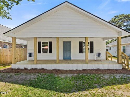 105 3rd St, Erwin, NC, 28339-2423 | Card Image