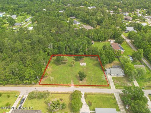 1020 Shipp St, Waveland, MS, 39576-2720 | Card Image