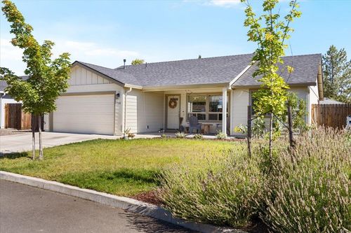 710 Gracies Way, White City, OR, 97503 | Card Image