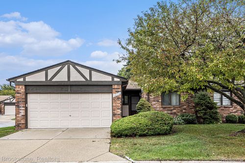 29616 S White Oak Dr, Warren, MI, 48092-4671 | Card Image