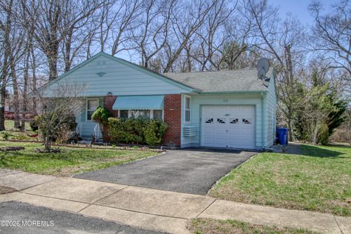 29 Green Dr, Toms River, NJ, 08755-4055 | Card Image