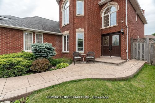 14 Shadywood Rd, Brampton, ON, L6Z4M6 | Card Image