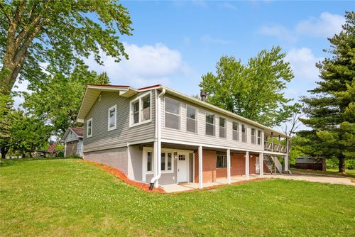 8423 Meadow Wood Dr, Dexter, IA, 50070-7517 | Card Image