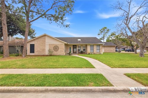 602 Bramble Bush Ln, Victoria, TX, 77904-2363 | Card Image