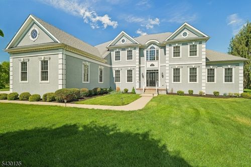 384 Bennetts Ln, Somerset, NJ, 08873-7707 | Card Image
