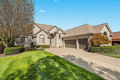 57563 Stonebriar Dr, Washington Township, MI, 48094-3171 | Card Image