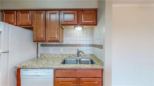 apt-122-904 University Oaks Blvd, College Station, TX, 77840-3595 | Card Image