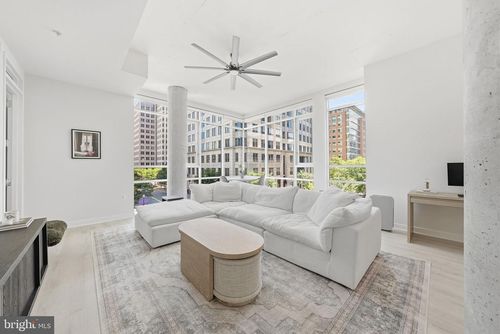 313-12025 New Dominion Pkwy, RESTON, VA, 20190-6267 | Card Image