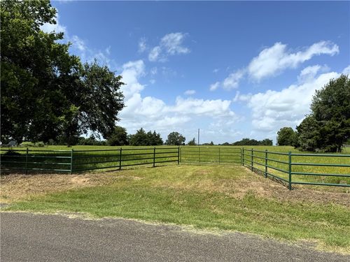 453 Elliott Cemetery Powers Rd, Franklin, TX, 77856-3721 | Card Image