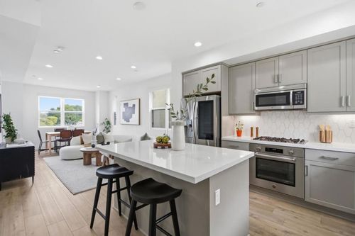 2637 Bantry Ct, South San Francisco, CA, 94080-5213 | Card Image