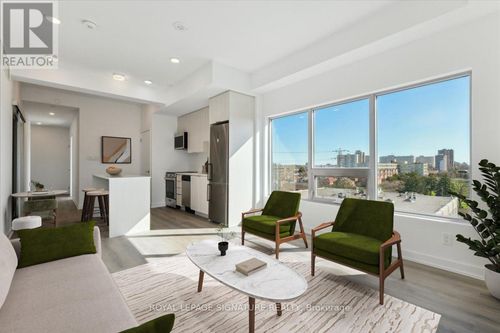 701-2433 Dufferin St, York, ON, M6E0B4 | Card Image