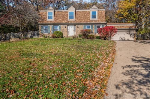 40W440 Winchester Way, St. Charles, IL, 60175-8490 | Card Image