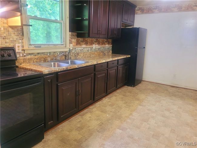 422 Walnut St, House other with 3 bedrooms, 1 bathrooms and null parking in Petersburg VA | Image 4