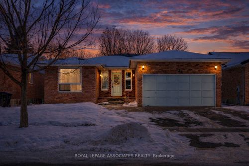 {{alt}} | Card Image