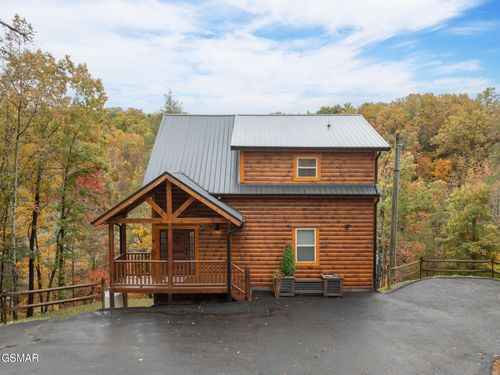 1013 Silver Poplar Ln, Sevierville, TN, 37876-8901 | Card Image