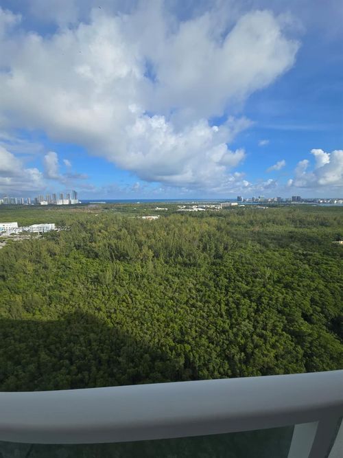 apt-2502-14951 Royal Oaks Ln, North Miami, FL, 33181-2486 | Card Image