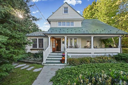20 5th Avenue, North Hempstead, NY, 11050 | Card Image