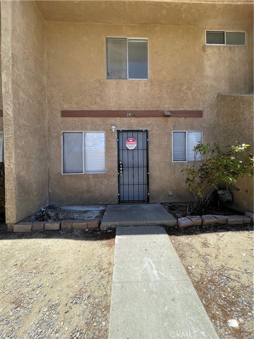28-14299 La Paz Dr, Victorville, CA, 92395-4348 | Card Image
