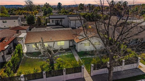 20200 Lassen St, Chatsworth, CA, 91311-5446 | Card Image