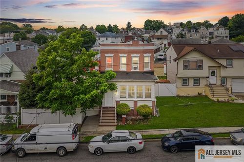 435 Ashley St, Perth Amboy, NJ, 08861-2028 | Card Image