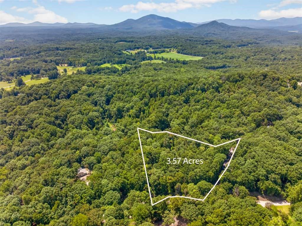 Land in Clarkesville