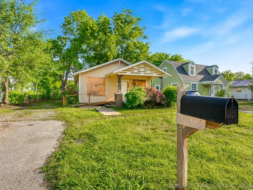 319 W 14th St, Ada, OK, 74820-6417 | Card Image