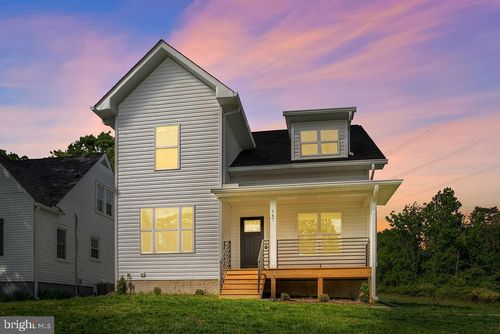 147 Longstreet Ave, FREDERICKSBURG, VA, 22401-4012 | Card Image