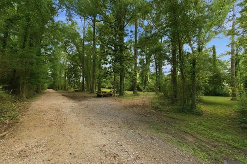 43148 Pine Lake Dr, Prairieville, LA, 70769-6233 | Card Image