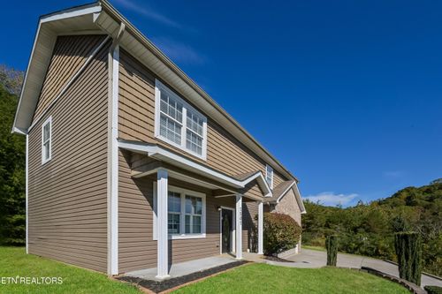 7207 Remagen Ln, Knoxville, TN, 37920-0812 | Card Image