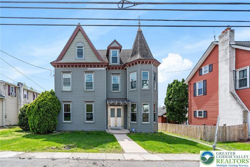 7818 Main St, FOGELSVILLE, PA, 18051-1742 | Card Image