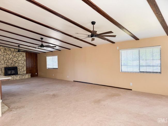 297 Pine St, House other with 3 bedrooms, 3 bathrooms and null parking in Shafter CA | Image 6