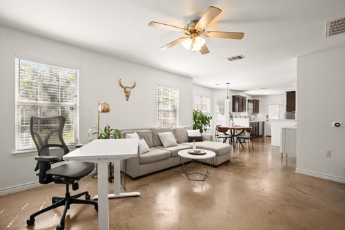 7000 Villita Avenida St, Austin, TX, 78741-5217 | Card Image