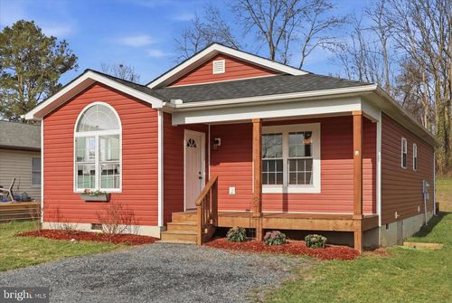 6131 Moore Ave, MOUNT JACKSON, VA, 22842-9709 | Card Image