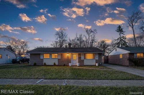 35665 Thames St, Westland, MI, 48186-4148 | Card Image