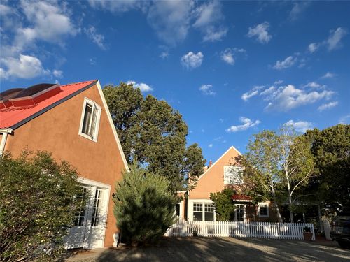 15 Toltec Rd, Santa Fe, NM, 87505-1426 | Card Image