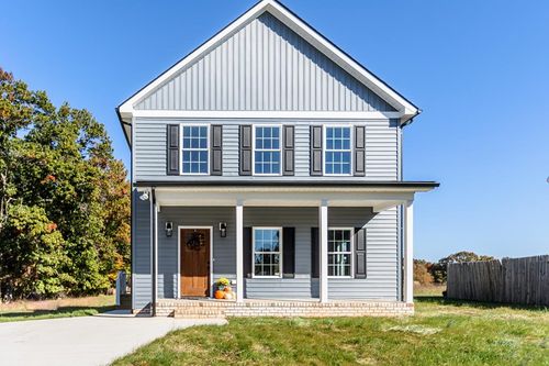 413 North Ave, Appomattox, VA, 24522-8807 | Card Image