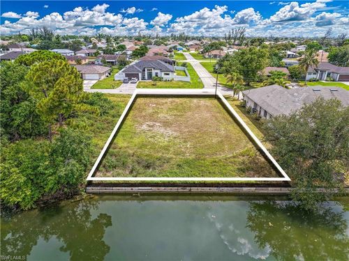 401 Se 14th St, Cape Coral, FL, 33990-0612 | Card Image