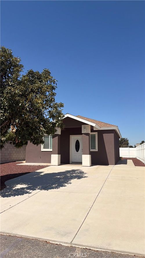 11088 S Spruce Ave, Bloomington, CA, 92316 | Card Image