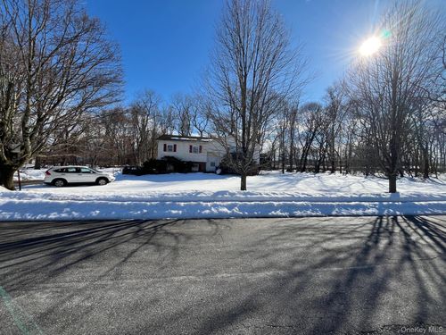 35 Fessler Dr, Spring Valley, NY, 10977-2039 | Card Image