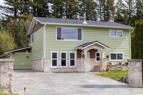 42056 Birken Rd, Brackendale, BC, V0N1H0 | Card Image