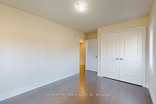 28 Av Horizon, House attached with 4 bedrooms, 3 bathrooms and 4 parking in Millbrook ON | Image 18