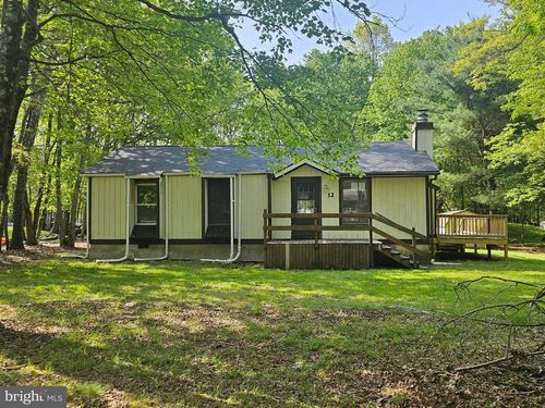 12 Larch Ln, Albrightsville, PA, 18210-3807 | Card Image
