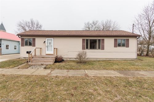 24 Baker St, Norwalk, OH, 44857-1402 | Card Image