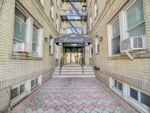 apt-b4-201 45th St, Union City, NJ, 07087-6395 | Card Image