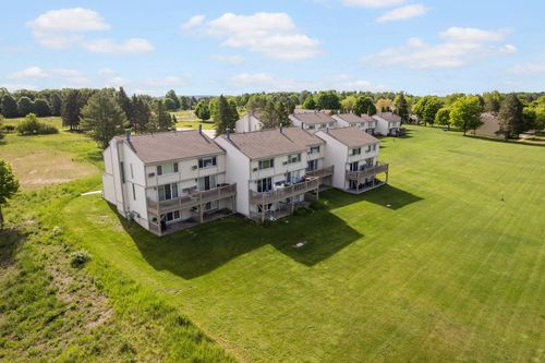 5000 S Townhouse Dr, Cedar, MI, 49621-5118 | Card Image