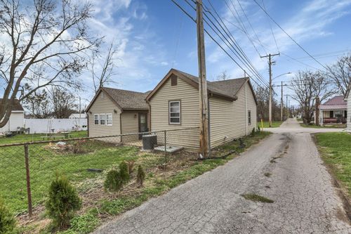 332 Fountain Ave, Washington Court House, OH, 43160-2128 | Card Image