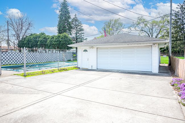 207 Muehl Dr, House other with 5 bedrooms, 2 bathrooms and 2 parking in Lockport IL | Image 5